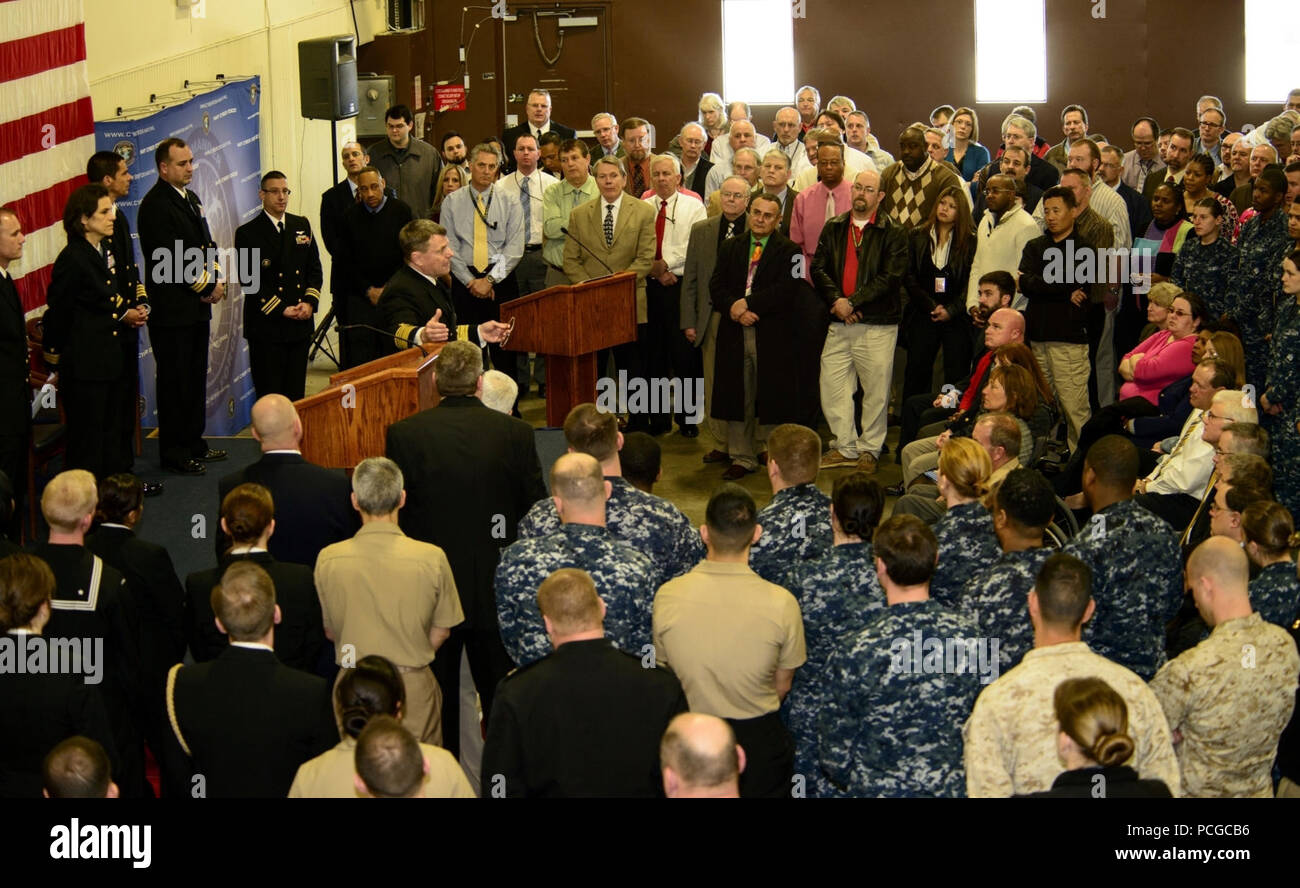 Adm. Bill Gortney, commander of U.S. Fleet Forces, speaks to Navy Cyber Forces, Naval Network Warfare Command, and Navy Cyber Defense Operations Command personnel at Joint Expeditionary Base Little Creek-Fort Story. Stock Photo