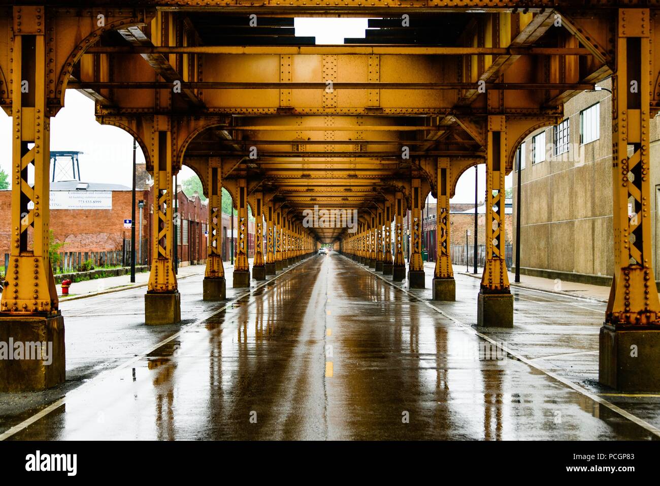 'The L' - reflections of old Chicago after recent rain downtown Chicago Stock Photo