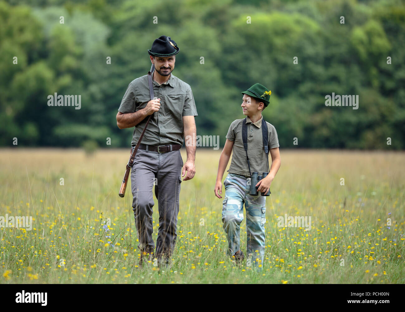 Man hunter hi-res stock photography and images - Page 23 - Alamy