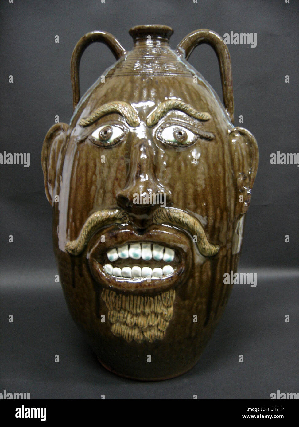 Face jug hi-res stock photography and images - Alamy