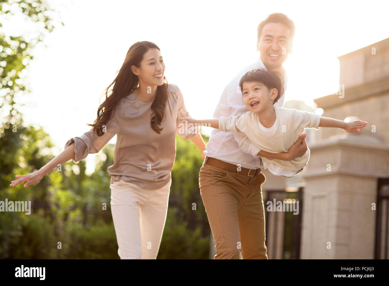 A chinese family hi-res stock photography and images - Alamy