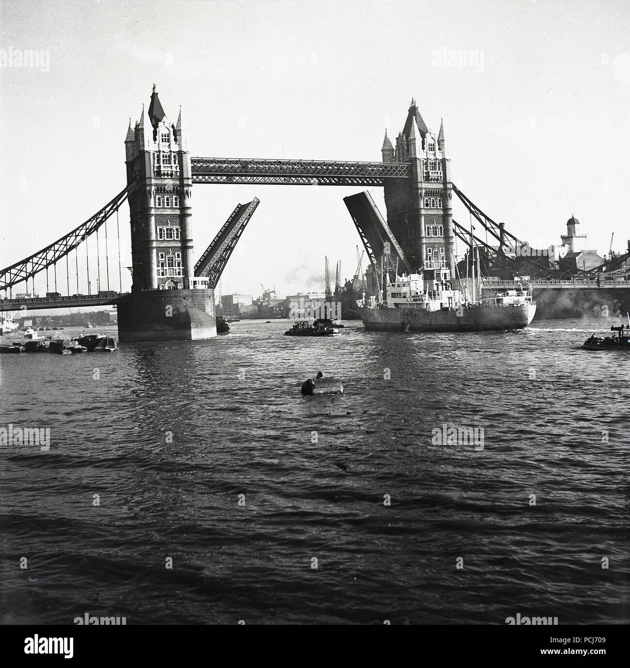 Tower bridge 1894 hi-res stock photography and images - Alamy