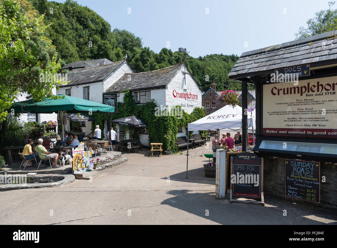 Crumplehorn inn polperro hi-res stock photography and images
