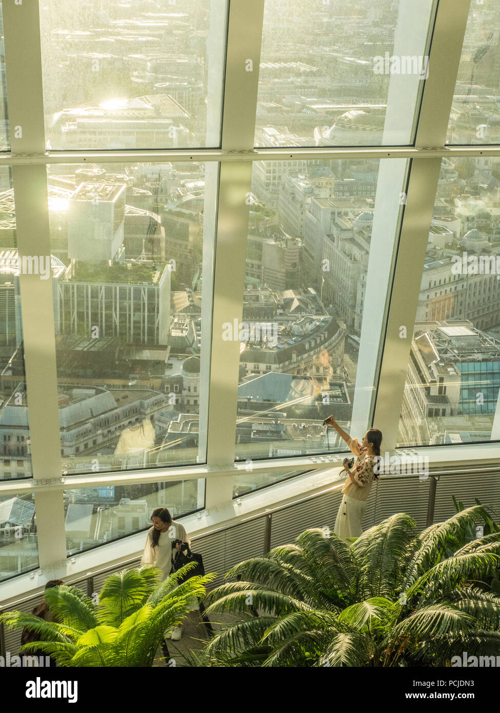 Sky garden london hi-res stock photography and images - Alamy