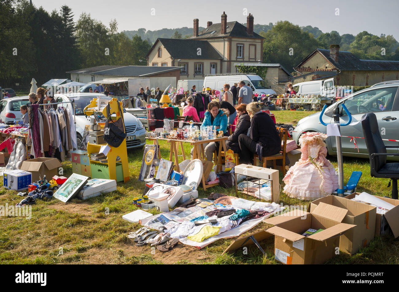 Vide Grenier High Resolution Stock Photography And Images Alamy
