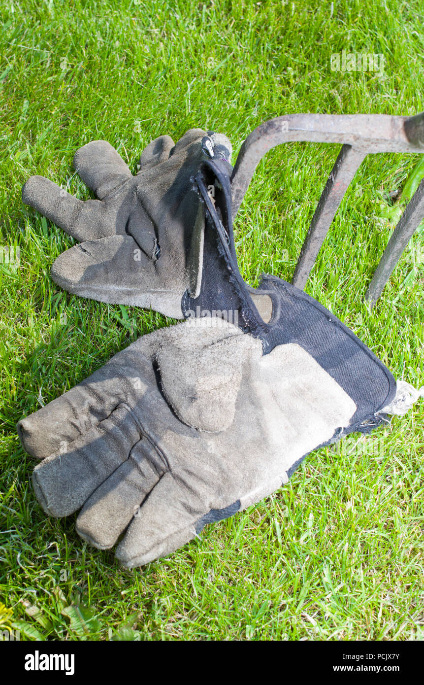 Old Gardening Gloves Gardening Uk Stock Photo Alamy