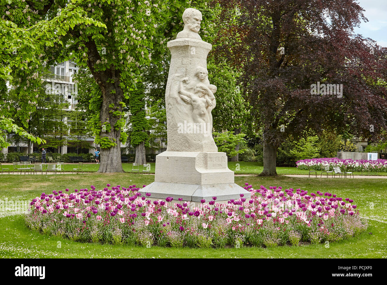 Jardin du Luxembourg, statues in Paris Stock Photo Alamy