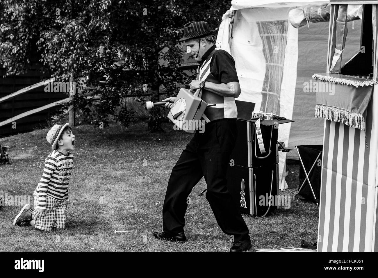 Mark ‘Marco’s Magic’ Seymour Performing At The Annual High Hurstwood Village Fete, Sussex, UK Stock Photo