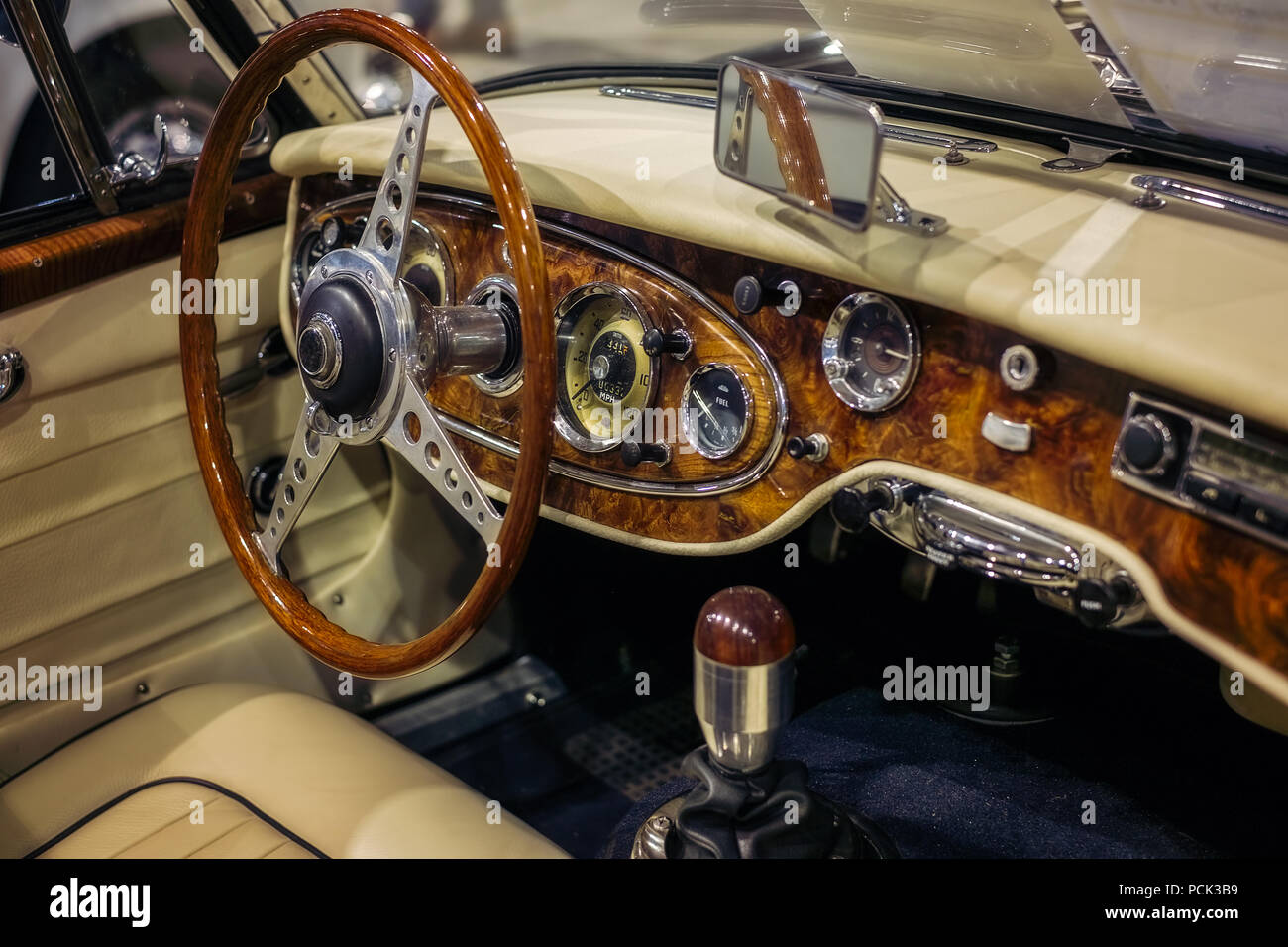 vintage car board Stock Photo - Alamy