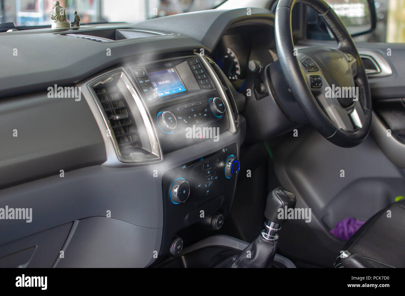 Car cabin temperature hires stock photography and images Alamy