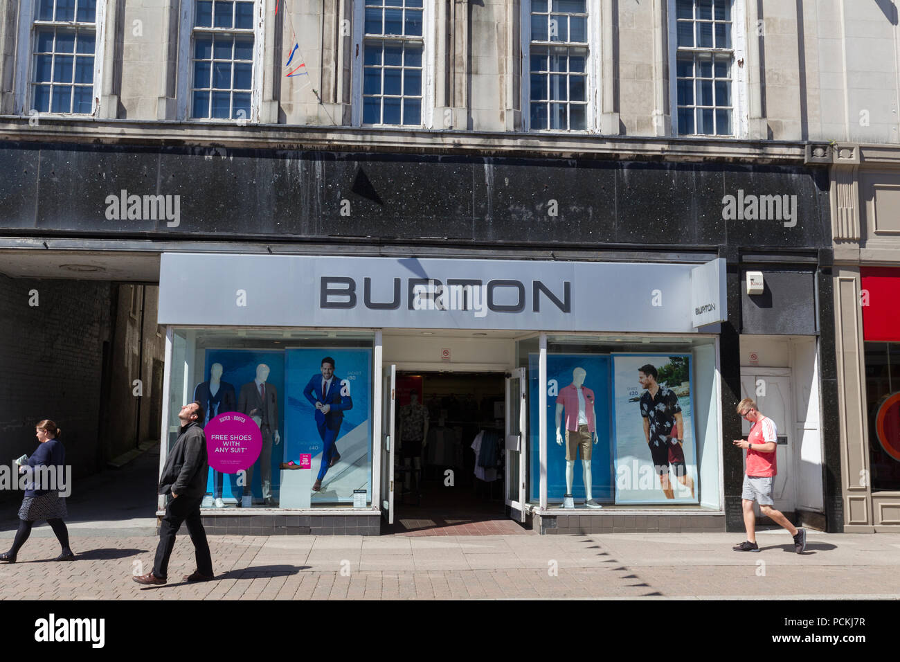 Burton Menswear High Resolution Stock Photography and Images - Alamy