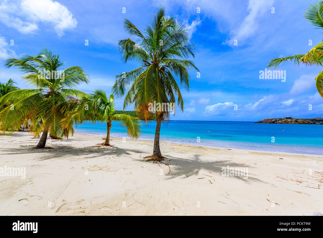 Sunset on caribbean tropical island hi-res stock photography and images ...