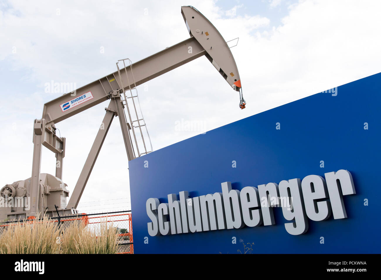 Schlumberger logo hi-res stock photography and images - Alamy