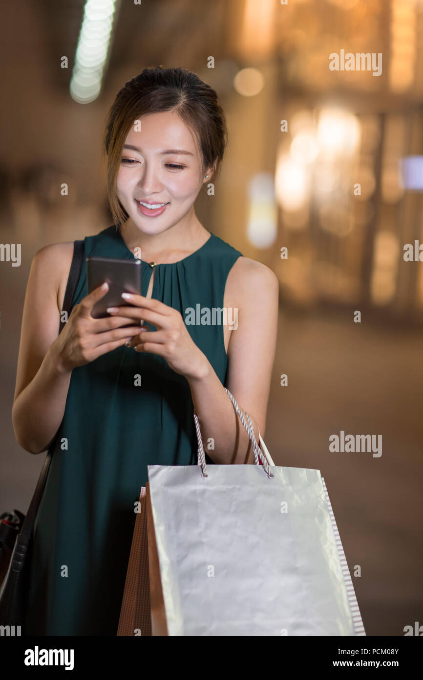 Chinese women and shopping hi-res stock photography and images - Alamy