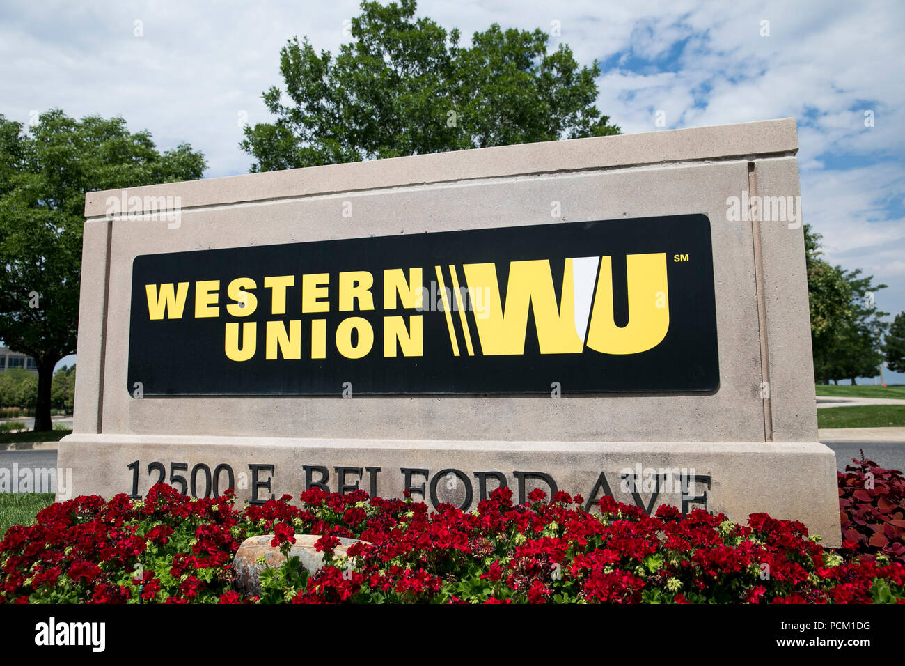 214 fotos de stock e banco de imagens de Western Union Returns The