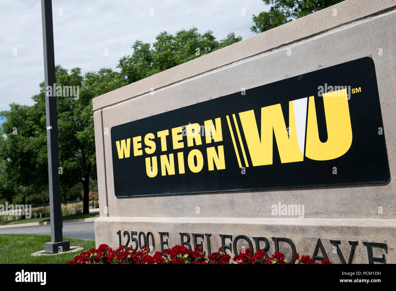 Western union bank hi-res stock photography and images - Alamy