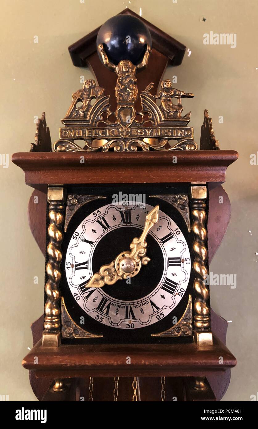 Antique clocks hires stock photography and images Alamy
