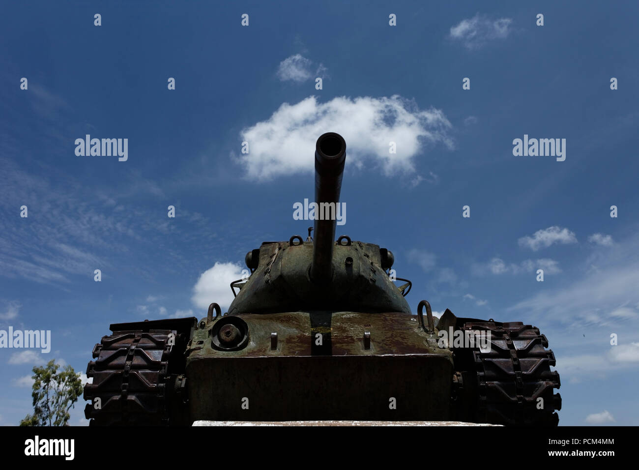 Tank used in war kept at Hussain Sagar Hyderabad, India Stock Photo Alamy