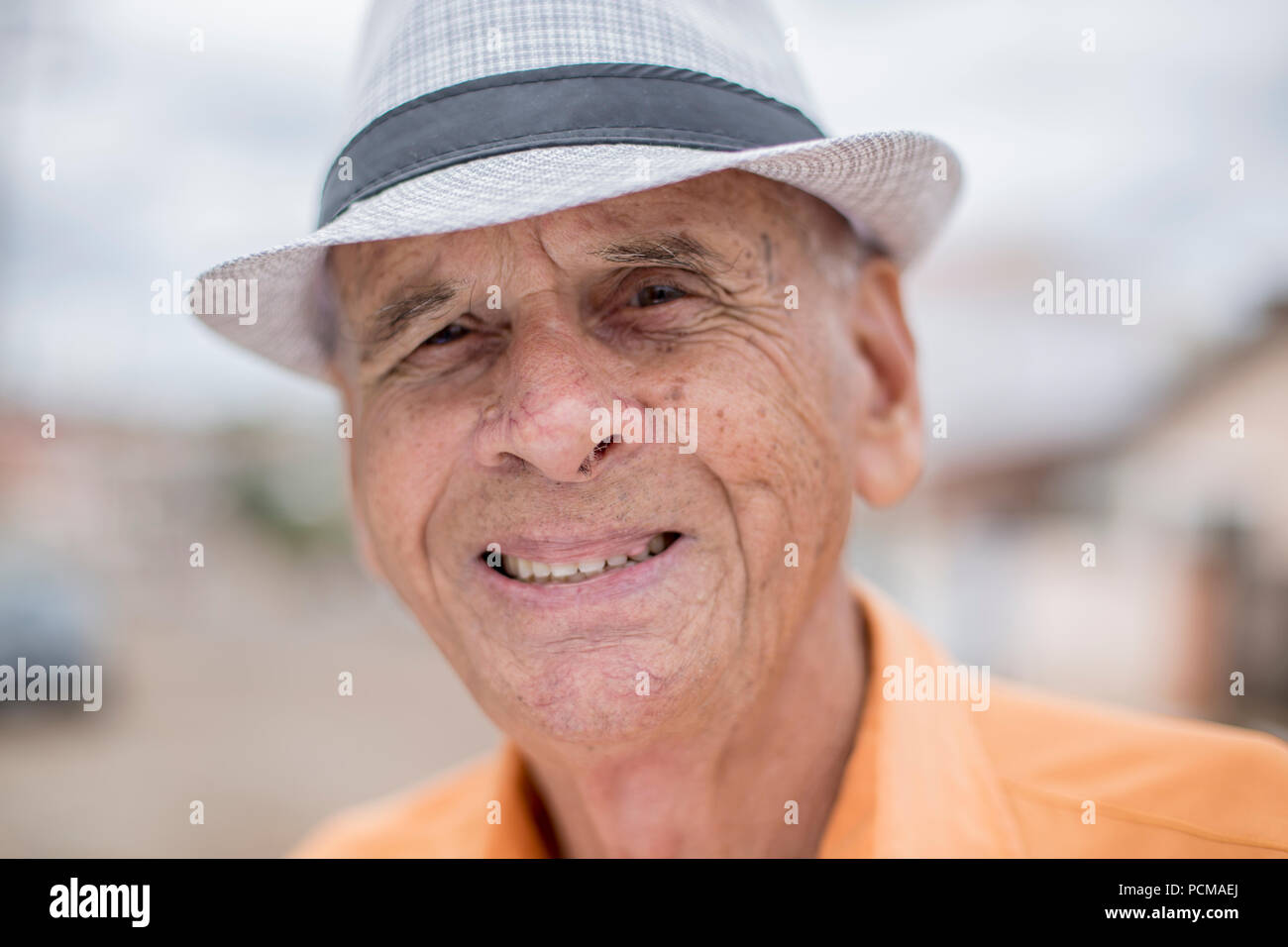 Happy grandpa hires stock photography and images Alamy