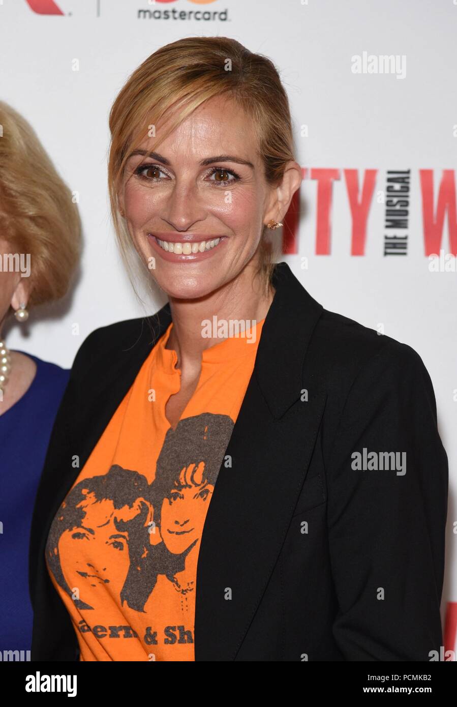 New York, NY, USA. 2nd Aug, 2018. Julia Roberts at arrivals for PRETTY WOMAN: THE MUSICAL Tribute Performance for Garry Marshall, Nederlander Theatre, New York, NY August 2, 2018. Credit: Derek Storm/Everett Collection/Alamy Live News Stock Photo