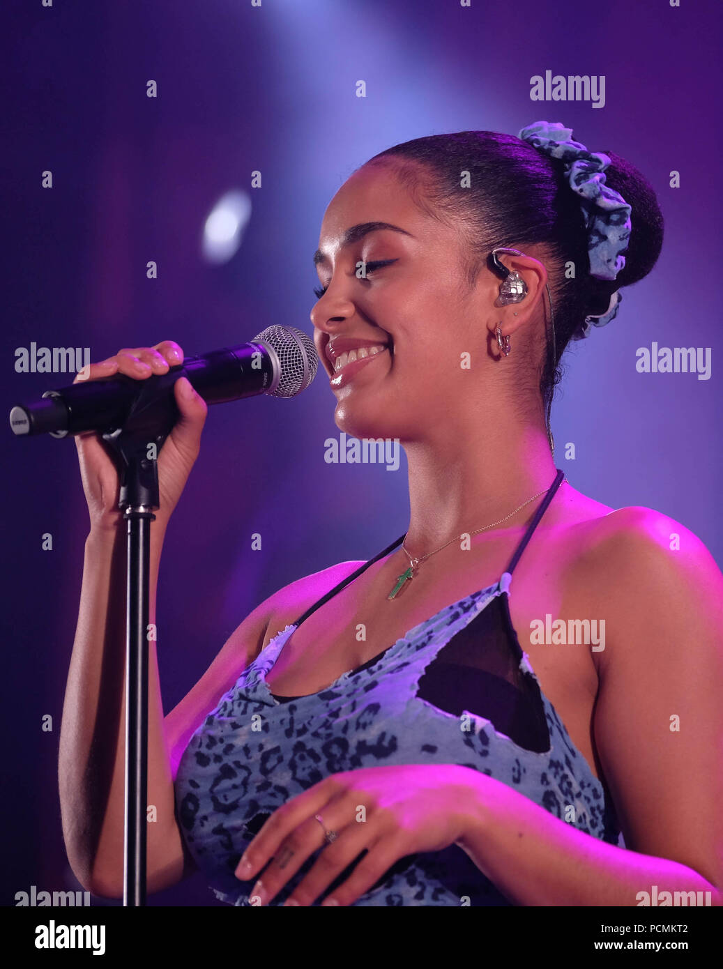 Jorja smith hi-res stock photography and images - Alamy