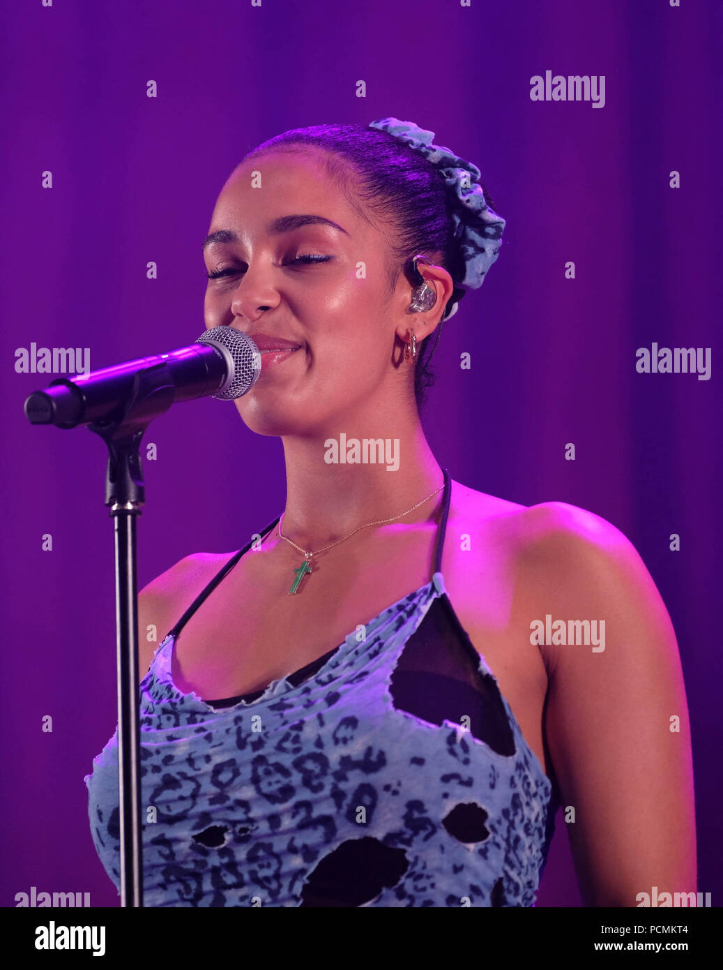Jorja smith hi-res stock photography and images - Alamy