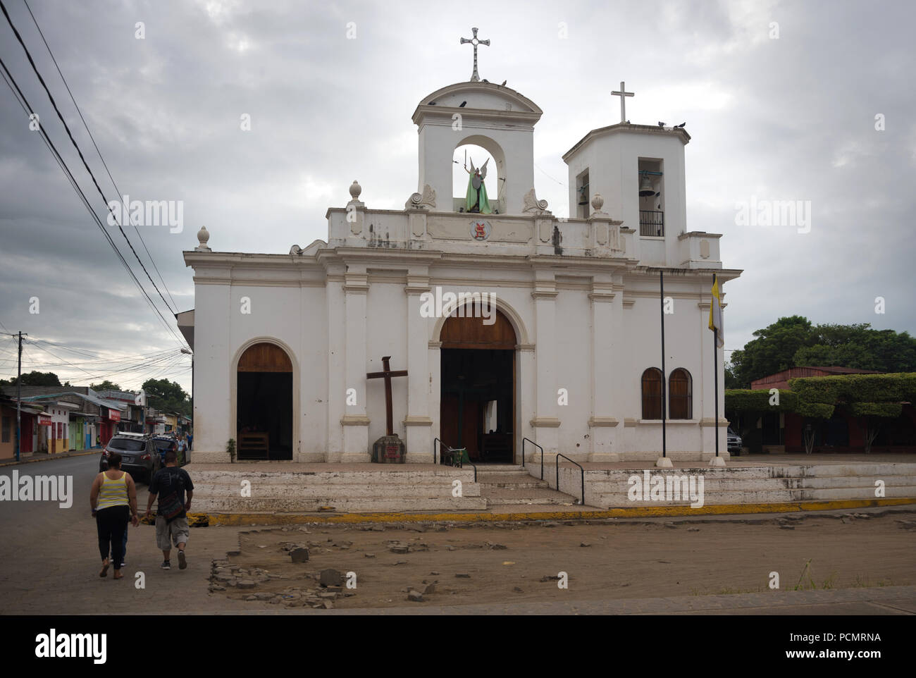 Masaya, Nicaragua. 29th July, 2018. The Church of San Miguel by Father Roman. He makes no secret of his opposition to the government of authoritarian President Daniel Ortega. His intercessions are for the abducted youth, prisoners and all who suffer from oppression. (to dpa-KORR.: ''God has brought me there' - Resistance of the Church in Nicaragua' of 03.08.2018) Credit: Carlos Herrera/dpa/Alamy Live News Stock Photo