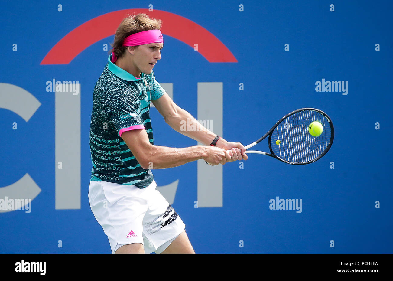 Alexander zverev serve hi-res stock photography and images