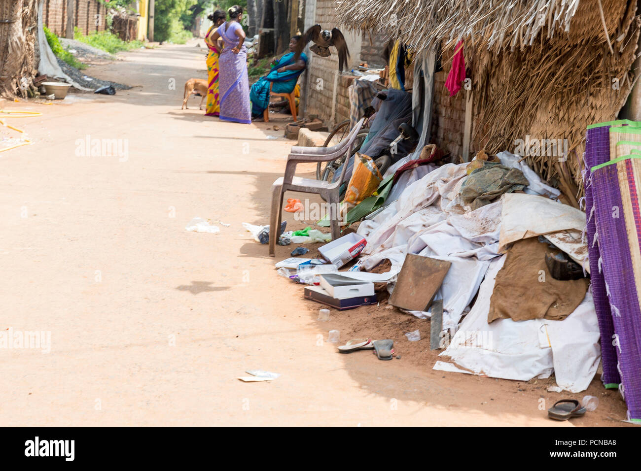 Rural family india tamil nadu house hi-res stock photography and images ...