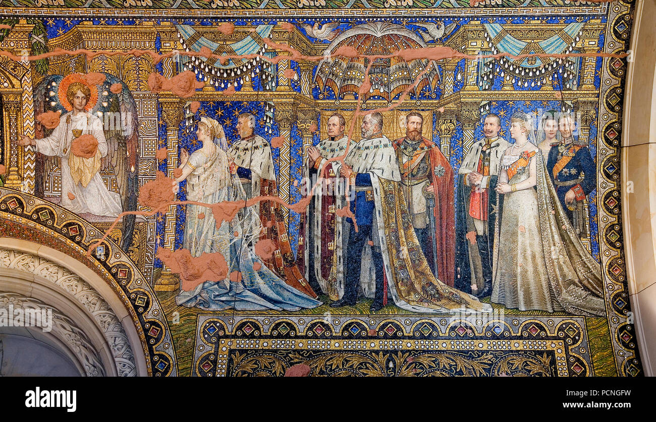 Vorhalle der alten Kirche, Mosaiken von Hermann Schaper, ausgeführt von der Firma Puhl & Wagner, "Die jüngeren Hohenzollern" Stock Photo