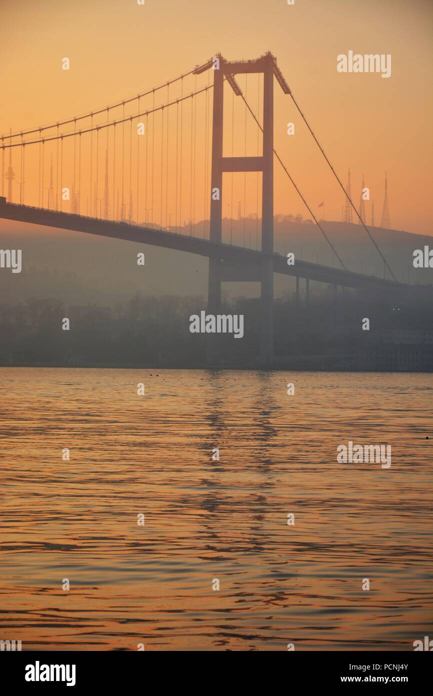 Rising sun bridge hi-res stock photography and images - Alamy