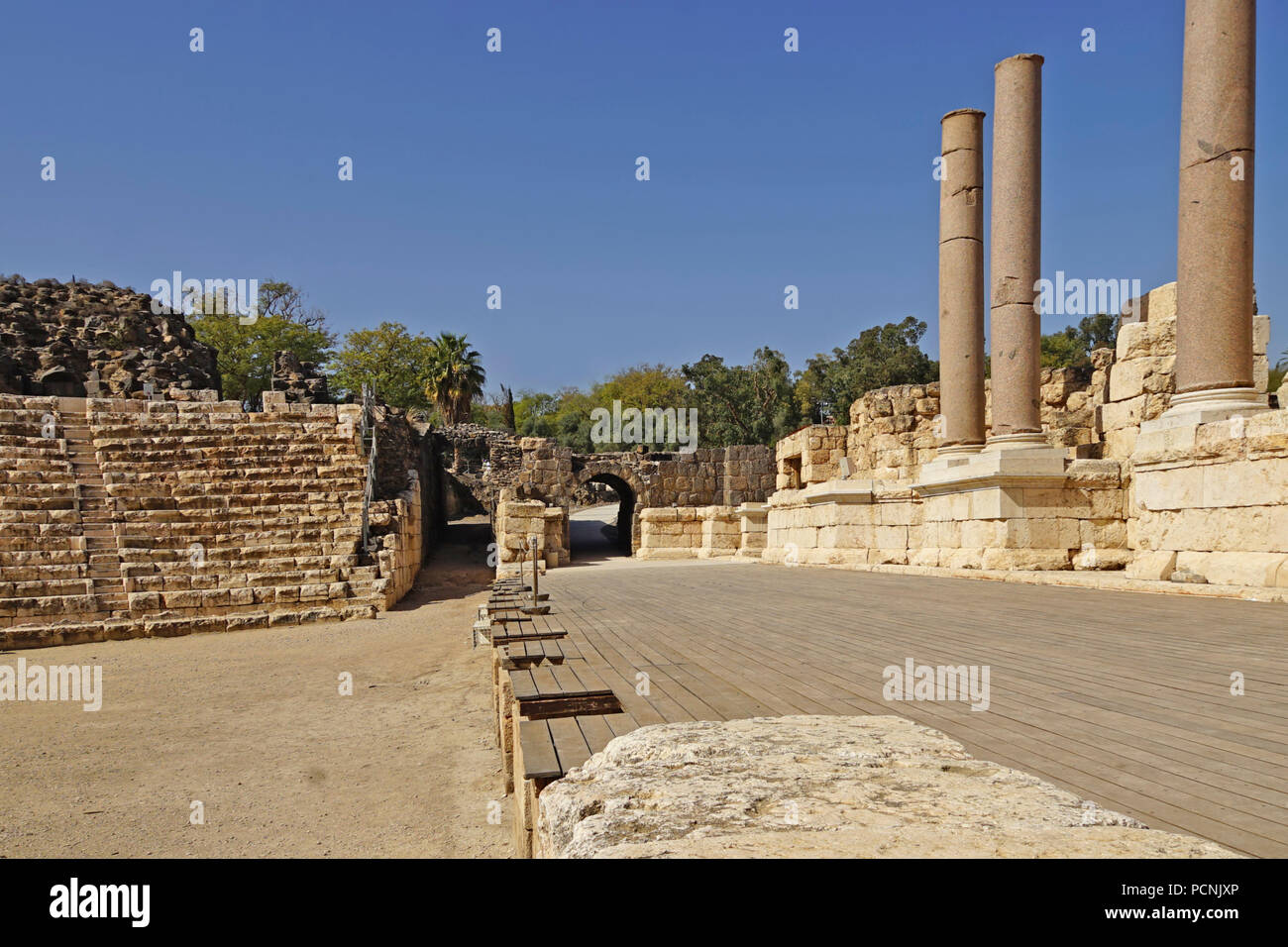 Israel, Bet Shean Roman theatre the scaenae frons an elaborate backdrop wall behind the stage, dating from the first century CE. During the Hellenisti Stock Photo