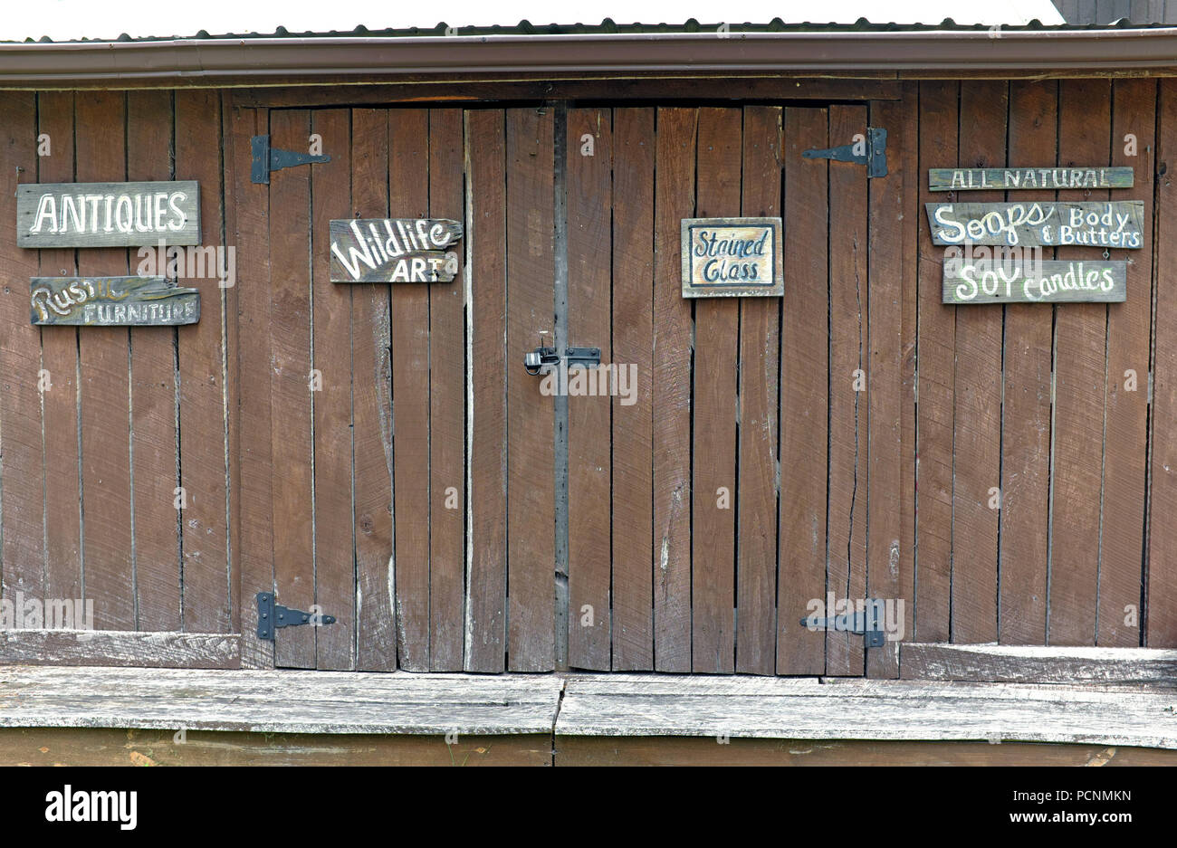 Simple rustic exterior of an indpendent shop in Ohio Amish Country. Stock Photo