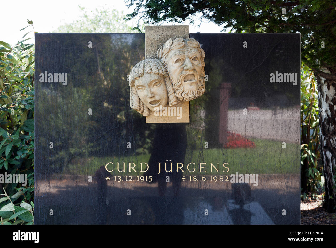Grabmal von Curd Jürgens, Schauspieler 1915-1982 Stock Photo