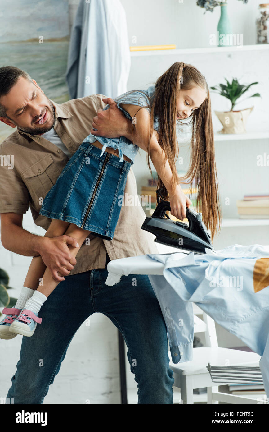 ориджинал наказание. наказание от папы для дочки. папа наказание. наказание дочки. насилие в семье над женщиной.