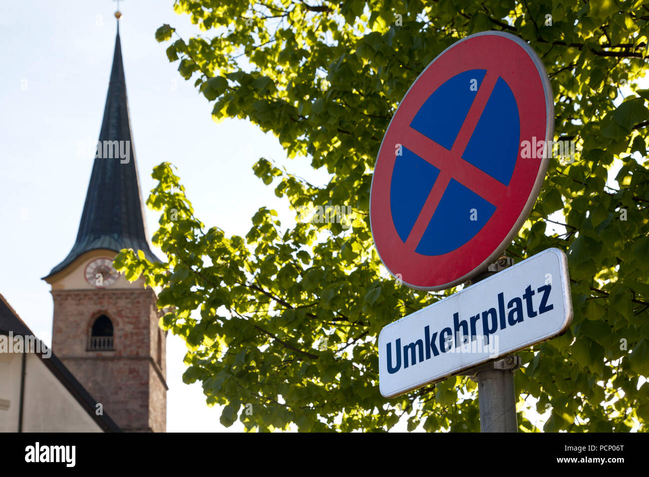 Austria, Kirchdorf in Tyrol, 'Umkehrplatz' traffic sign (no parking, turning area) Stock Photo