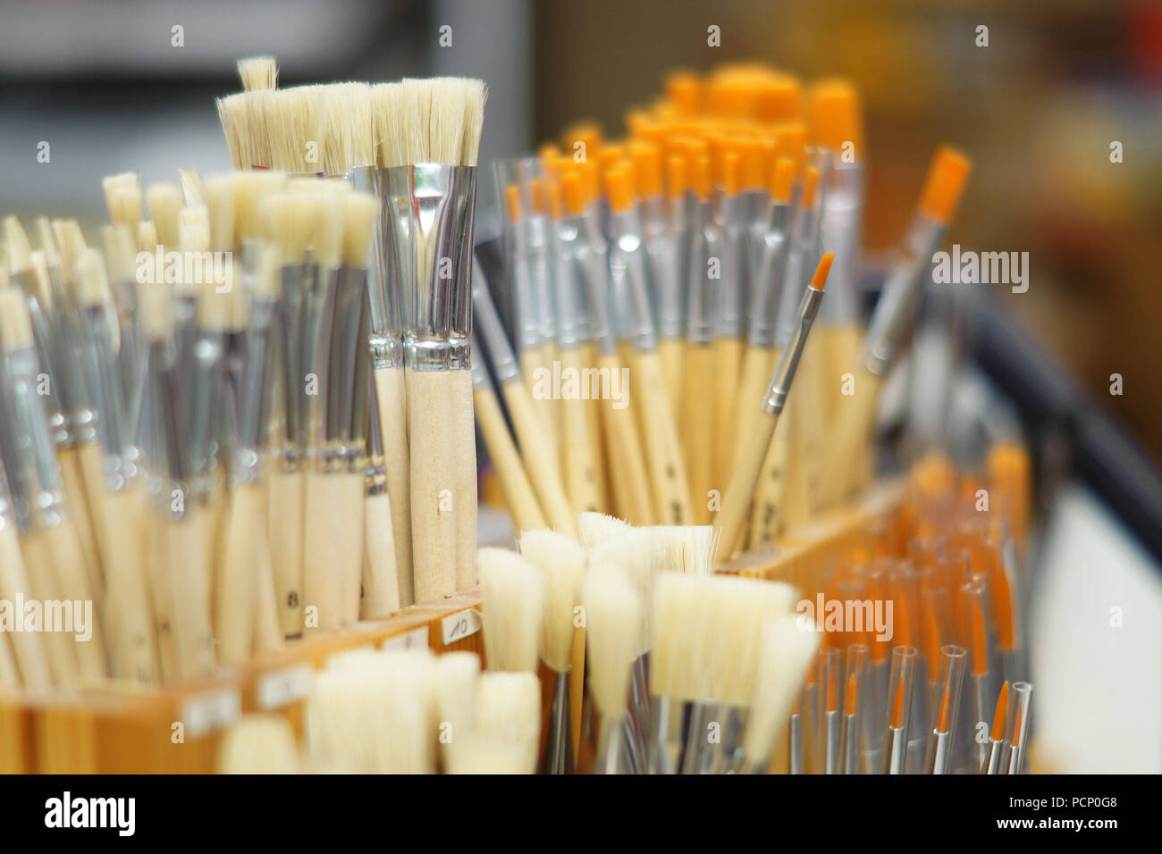 Big bristle paint brush nobody hi-res stock photography and images - Alamy