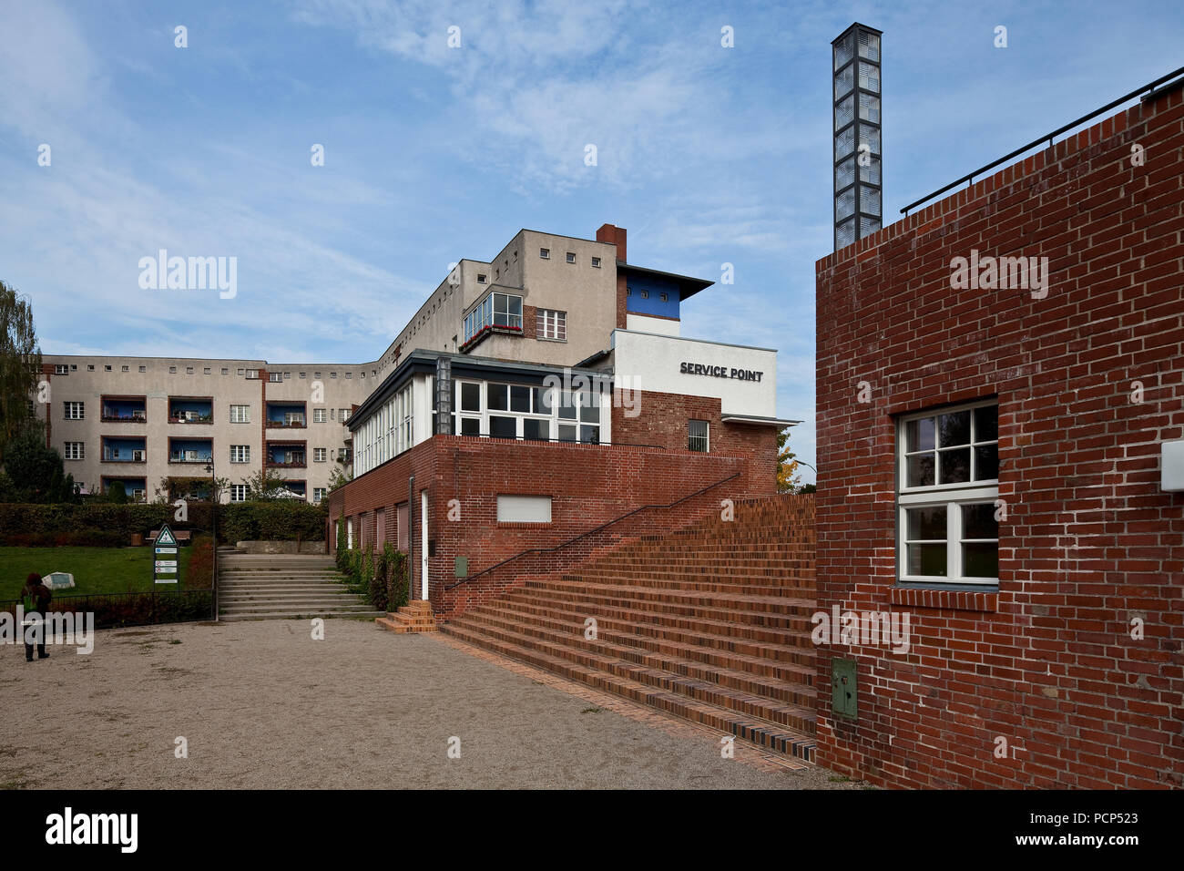 1925-33 von Bruno Taut und Martin Wagner, östliche Kopfbauten mit Lichtstele im Vordergrund Stock Photo