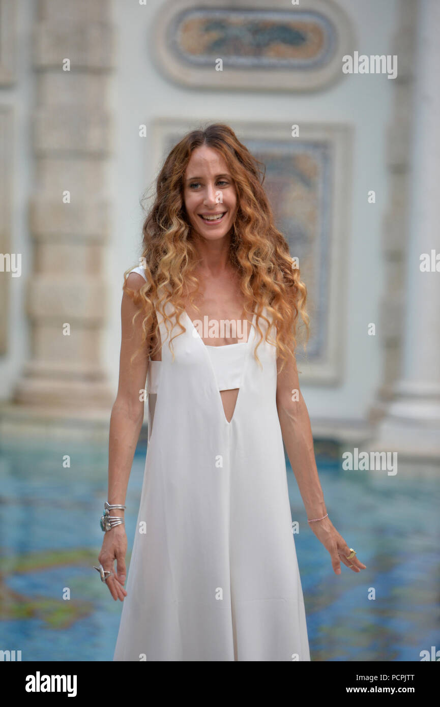 Mara hoffman hi res stock photography and images Alamy