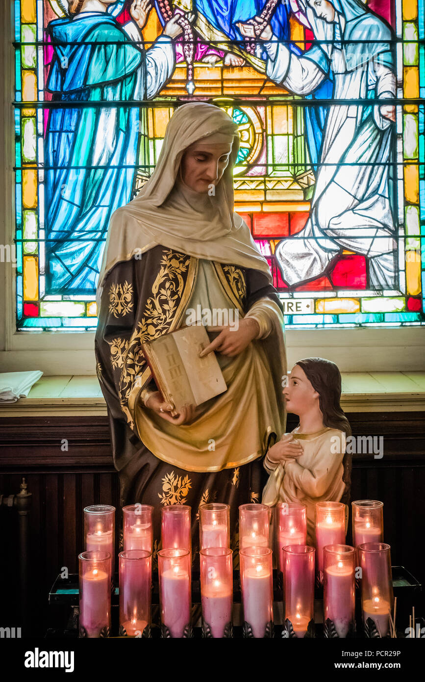 Catholic church interior candles hires stock photography and images