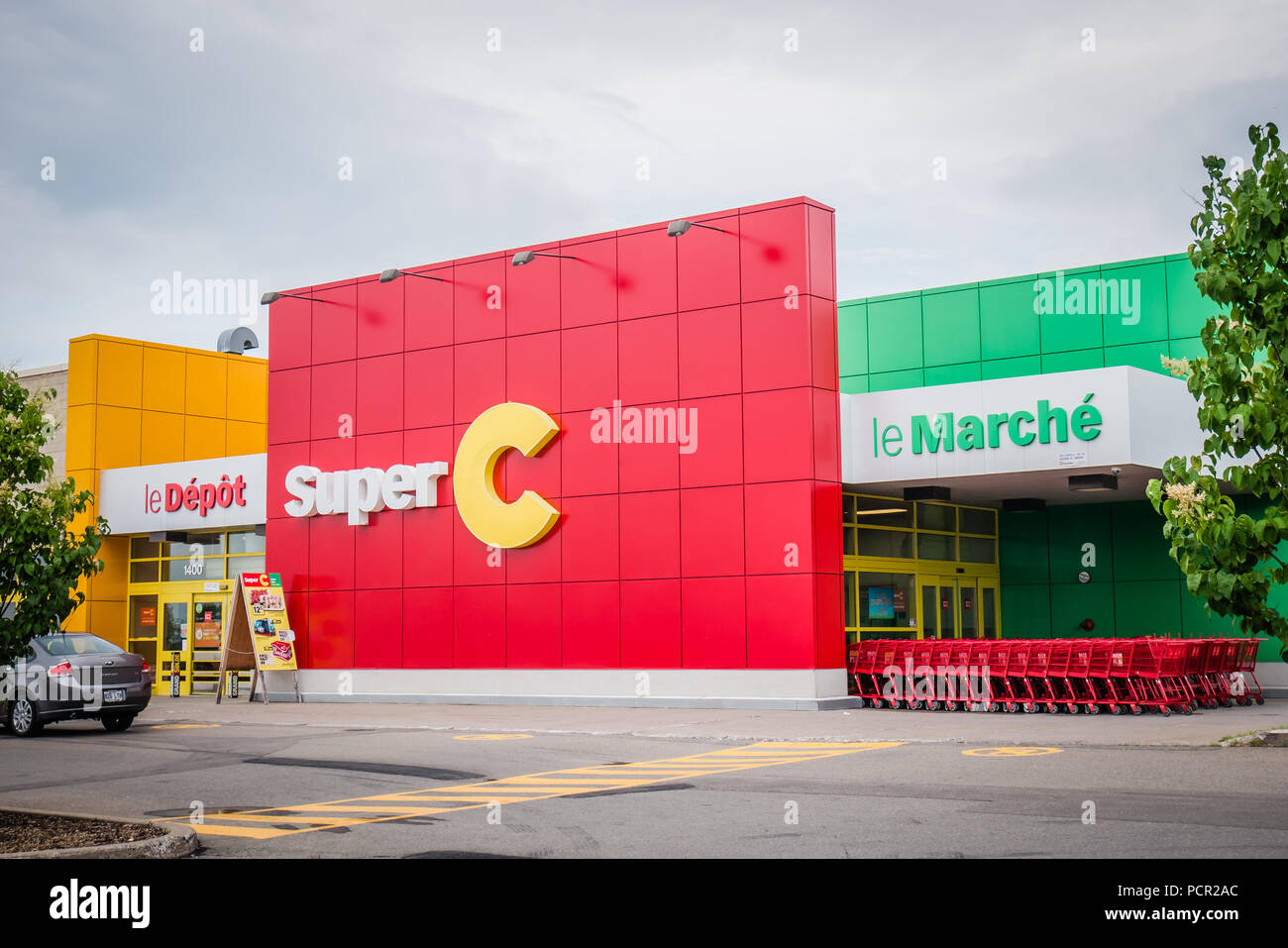 Supermarket quebec hires stock photography and images Alamy