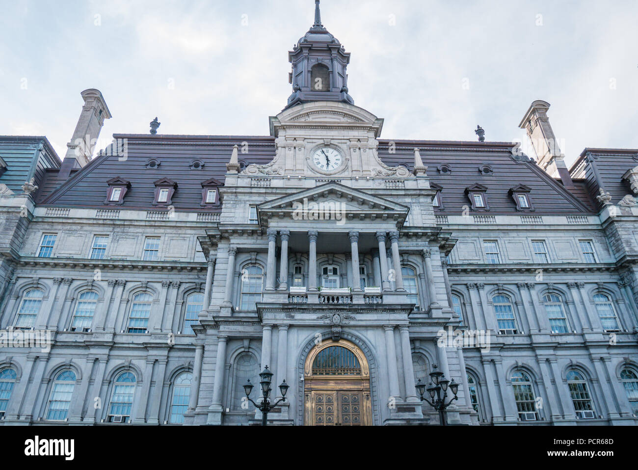 city hall montreal Stock Photo Alamy