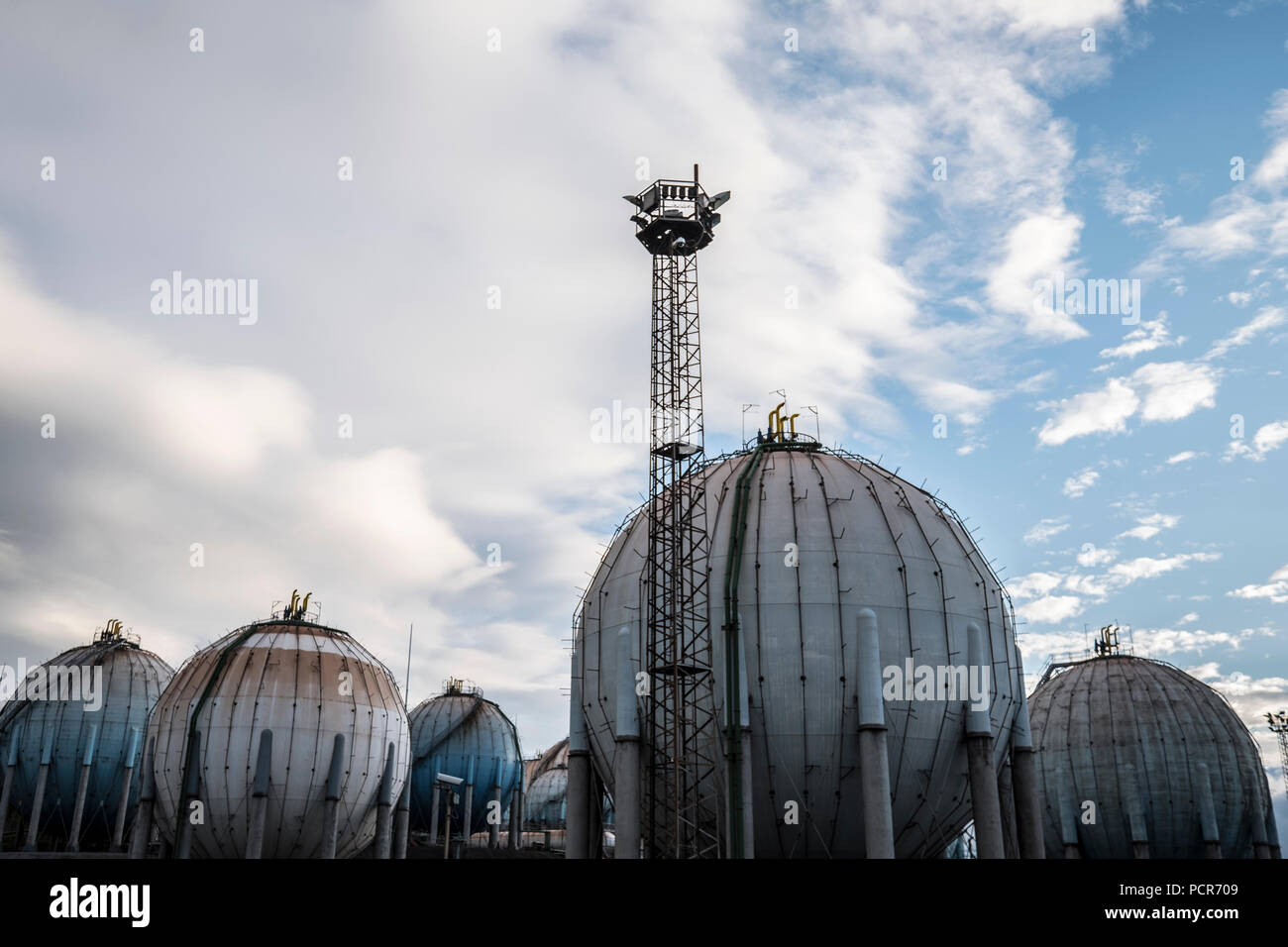 Butane tanks hires stock photography and images Alamy