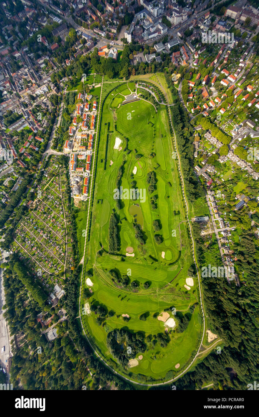 Residential development of Viva-West at the golf course and the racecourse Gelsenkirchen Horst, Red Golf Gelsenkirchen Golf Club Schloss Horst, Gelsenkirchen, Ruhr area, North Rhine-Westphalia, Germany Stock Photo