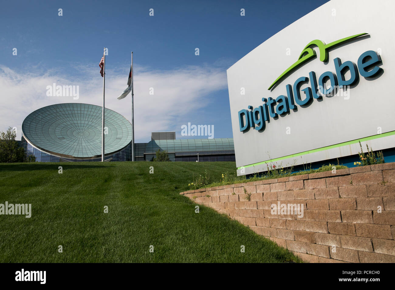 Globe logo hires stock photography and images Alamy