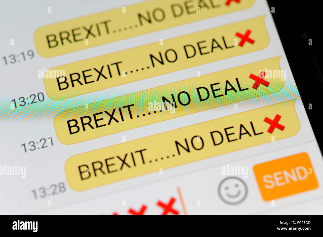 BREXIT NO DEAL MESSAGE ON SMARTPHONE RE NO TRADE DEAL BRUSSELS HARD BREXIT THE EU EUROPEAN UNION UK Stock Photo