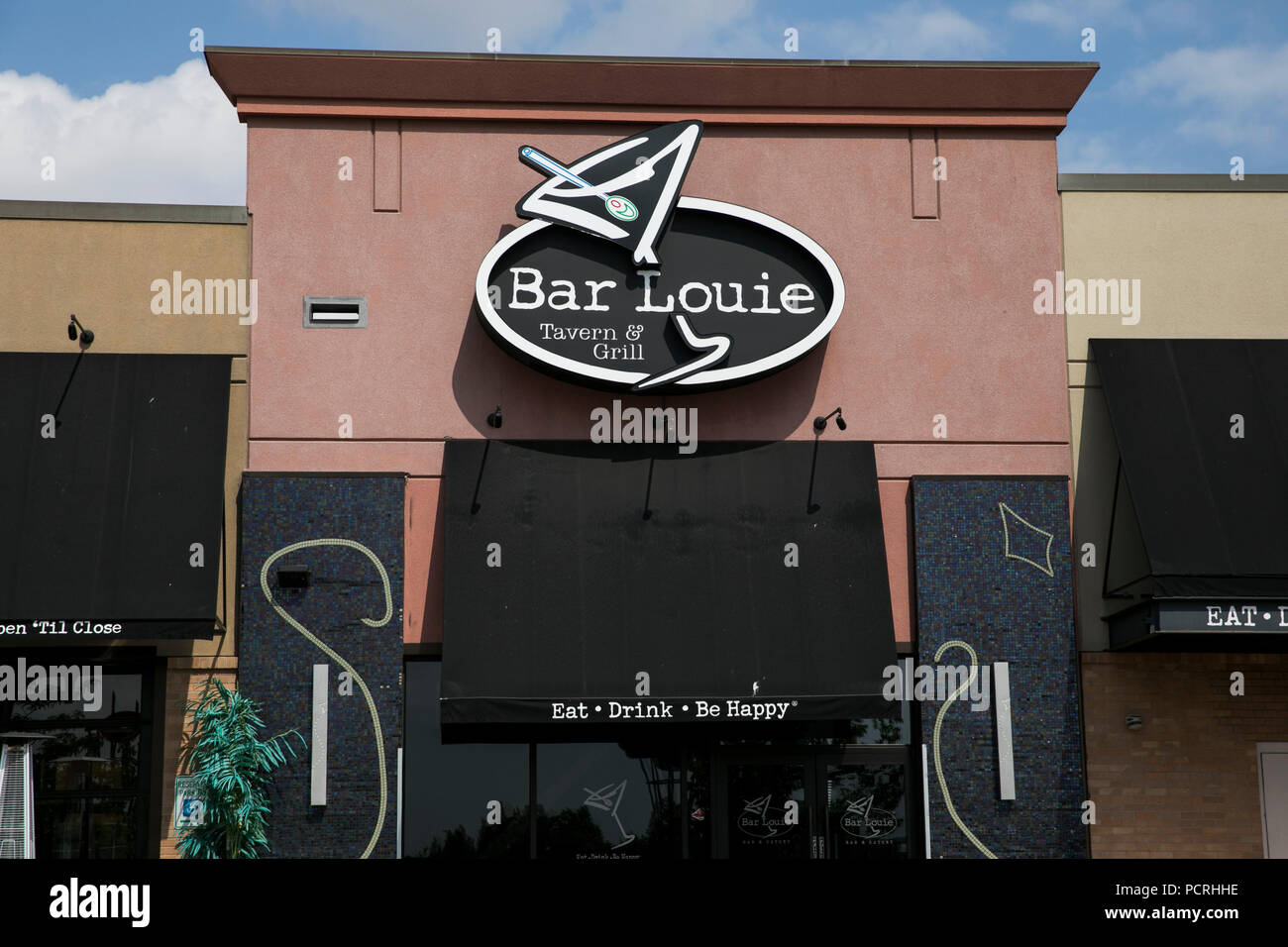 Bar louie hires stock photography and images Alamy