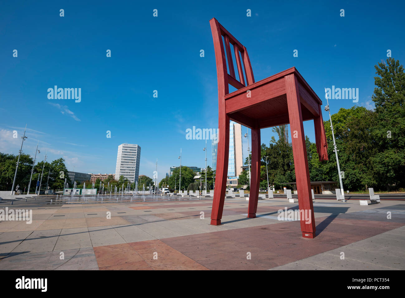 TThe Broken chair, sculpture of large Wood broken chair, Geneva