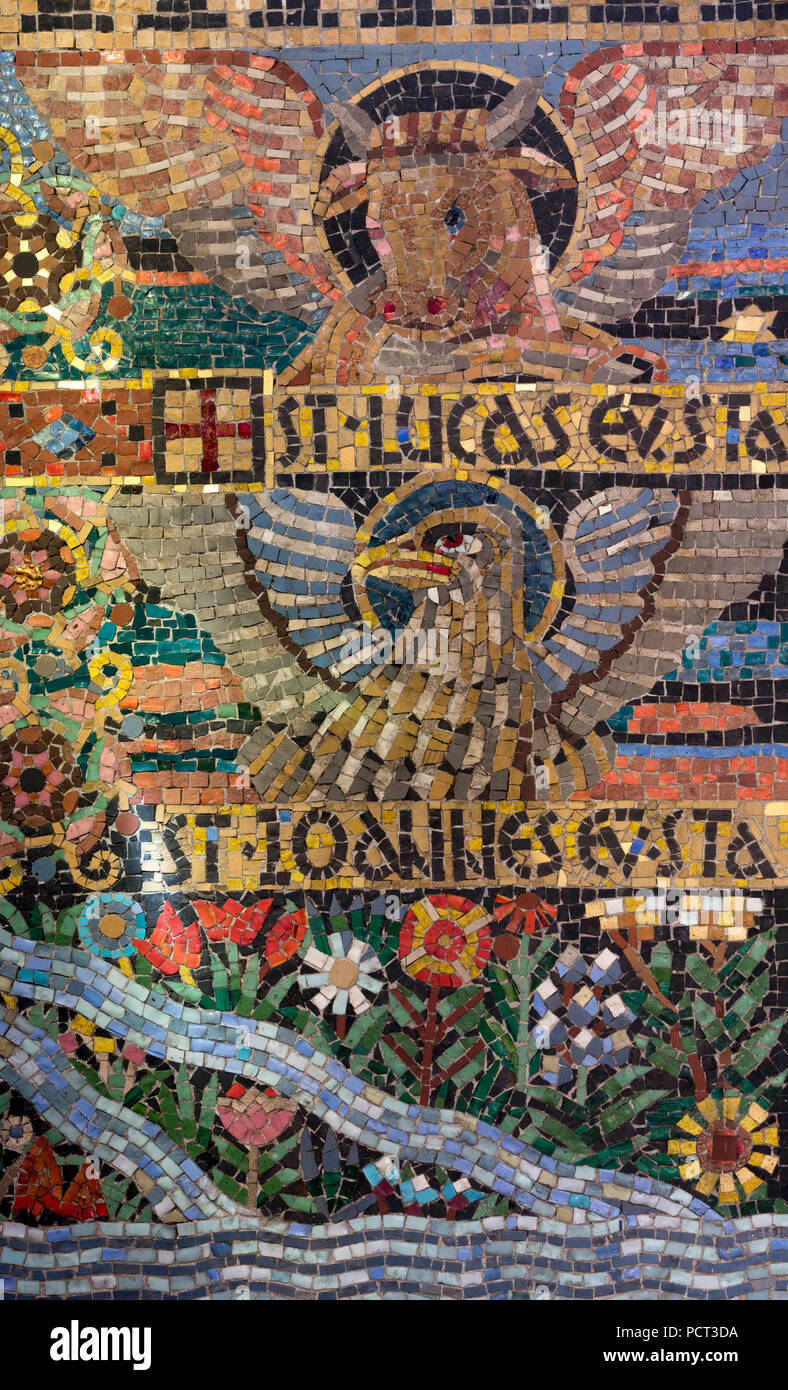 1889 bis 1891 erbaut, Mosaike hinter dem Tabernakel Stock Photo
