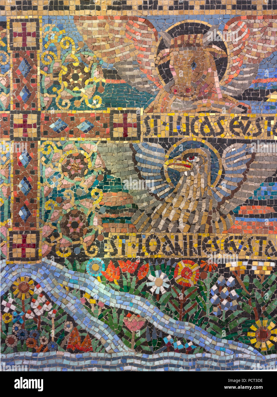 1889 bis 1891 erbaut, Mosaike hinter dem Tabernakel Stock Photo